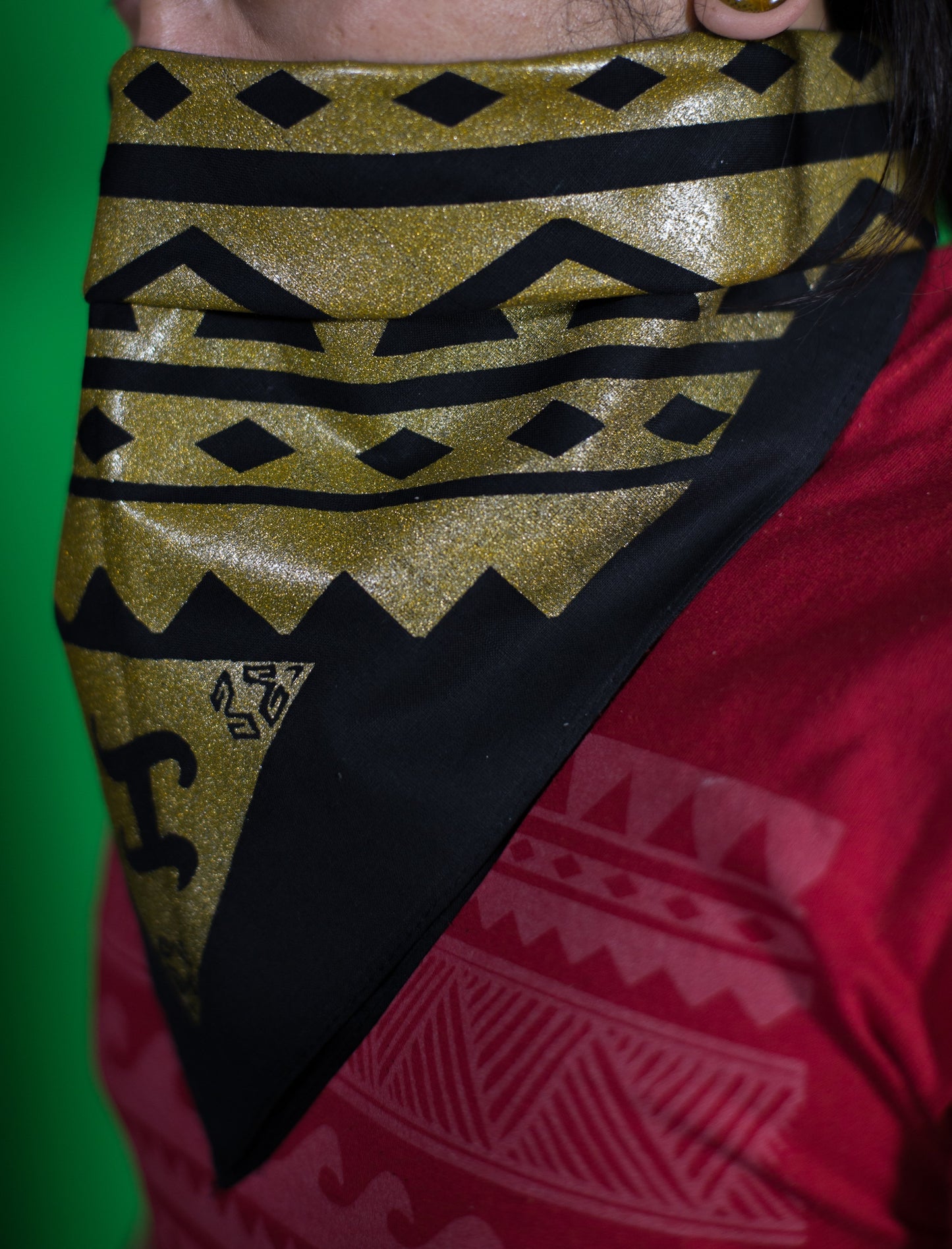 Taga-ilog Golden Bandanna