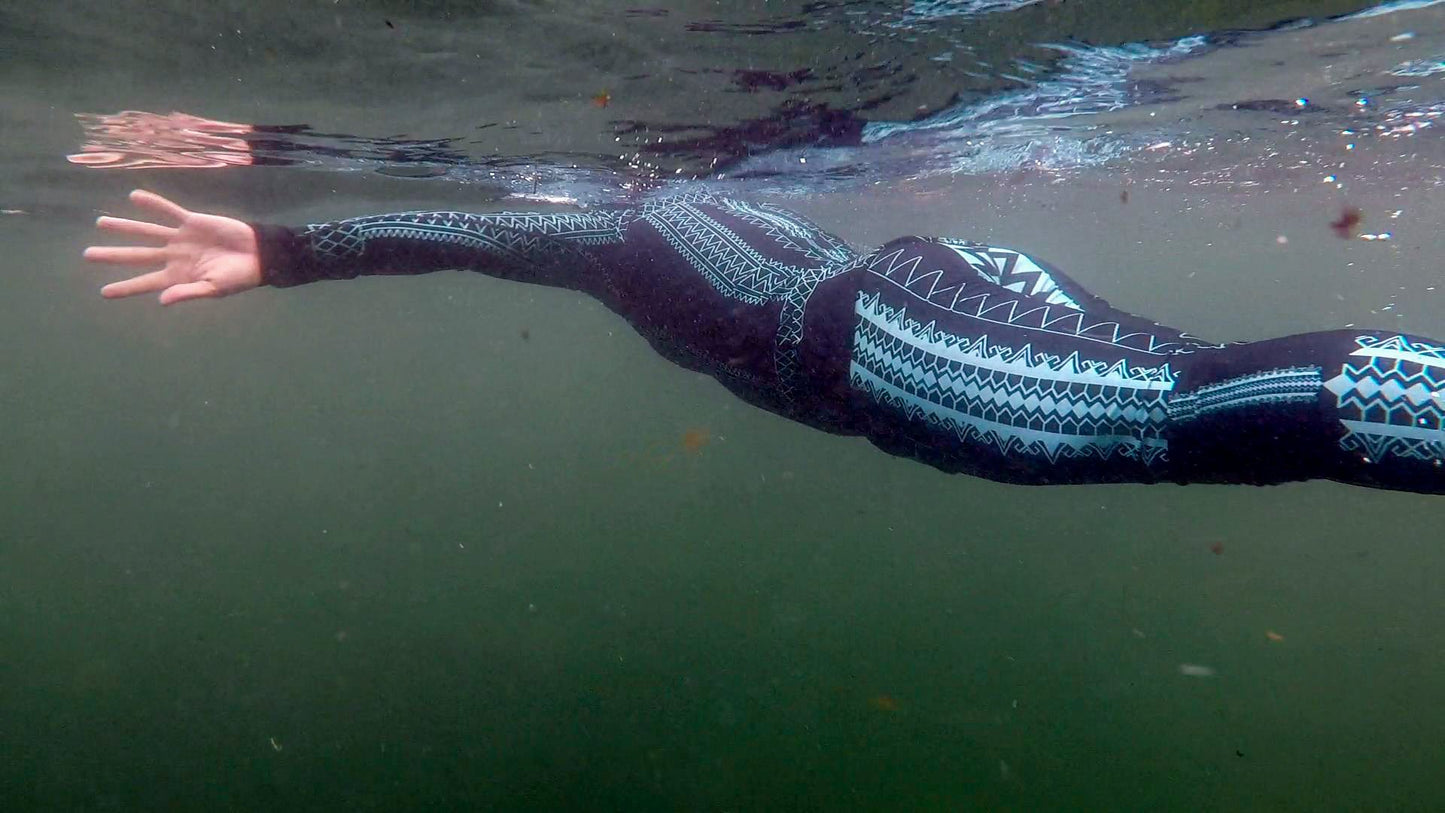Pintados long sleeve Rash Guard Black and Teal "Masculine Size"
