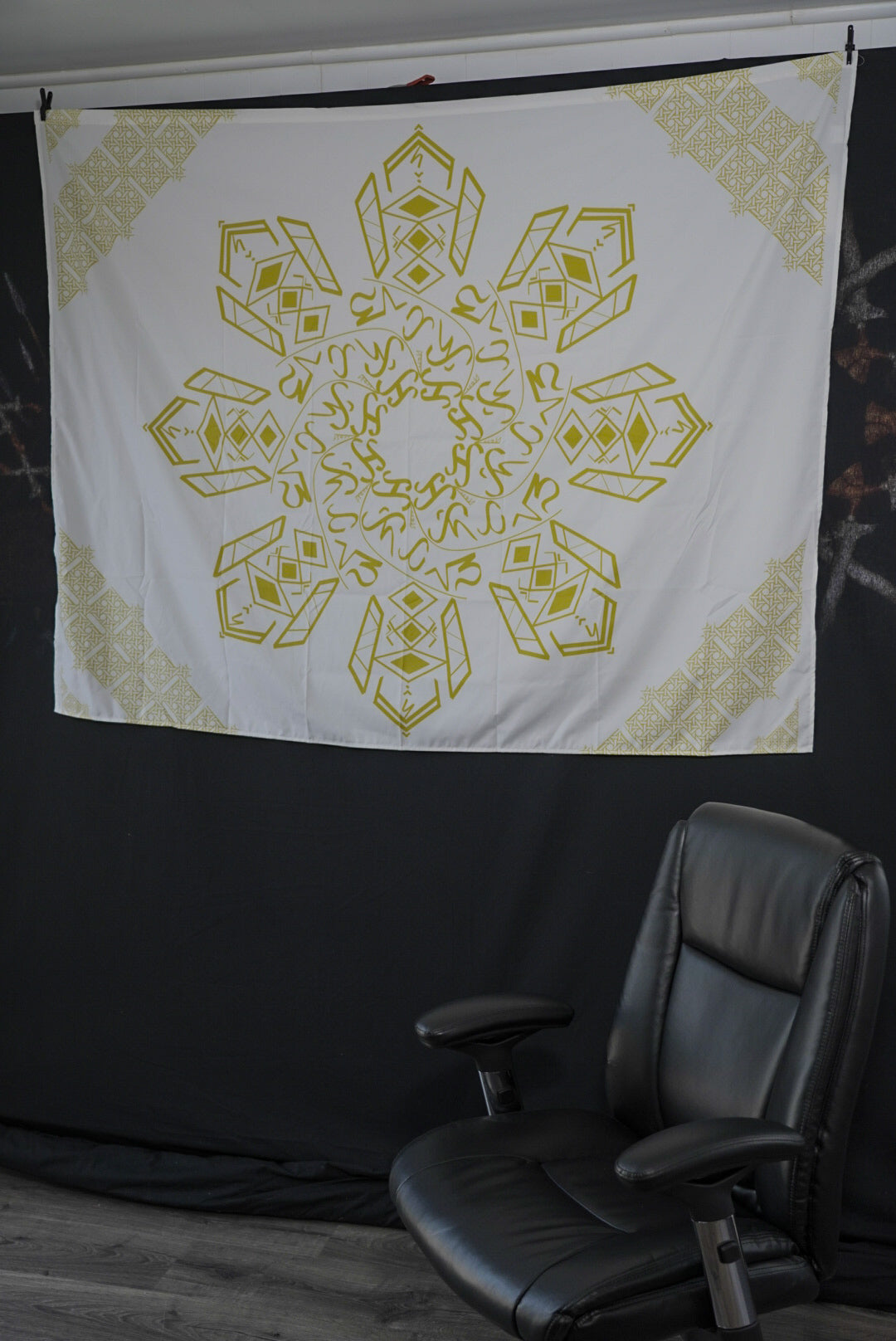 Kaligtasan Araw Tapestry